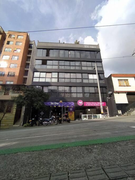 Espacio Comodo Y Central. Medellín Buitenkant foto